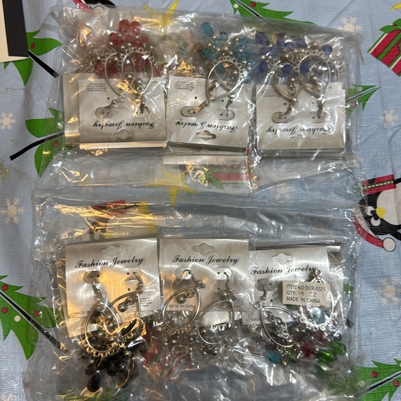 Mix and Match 5/$10 Boutique Earrings: Studs or Dangling - Picture 4 of 8